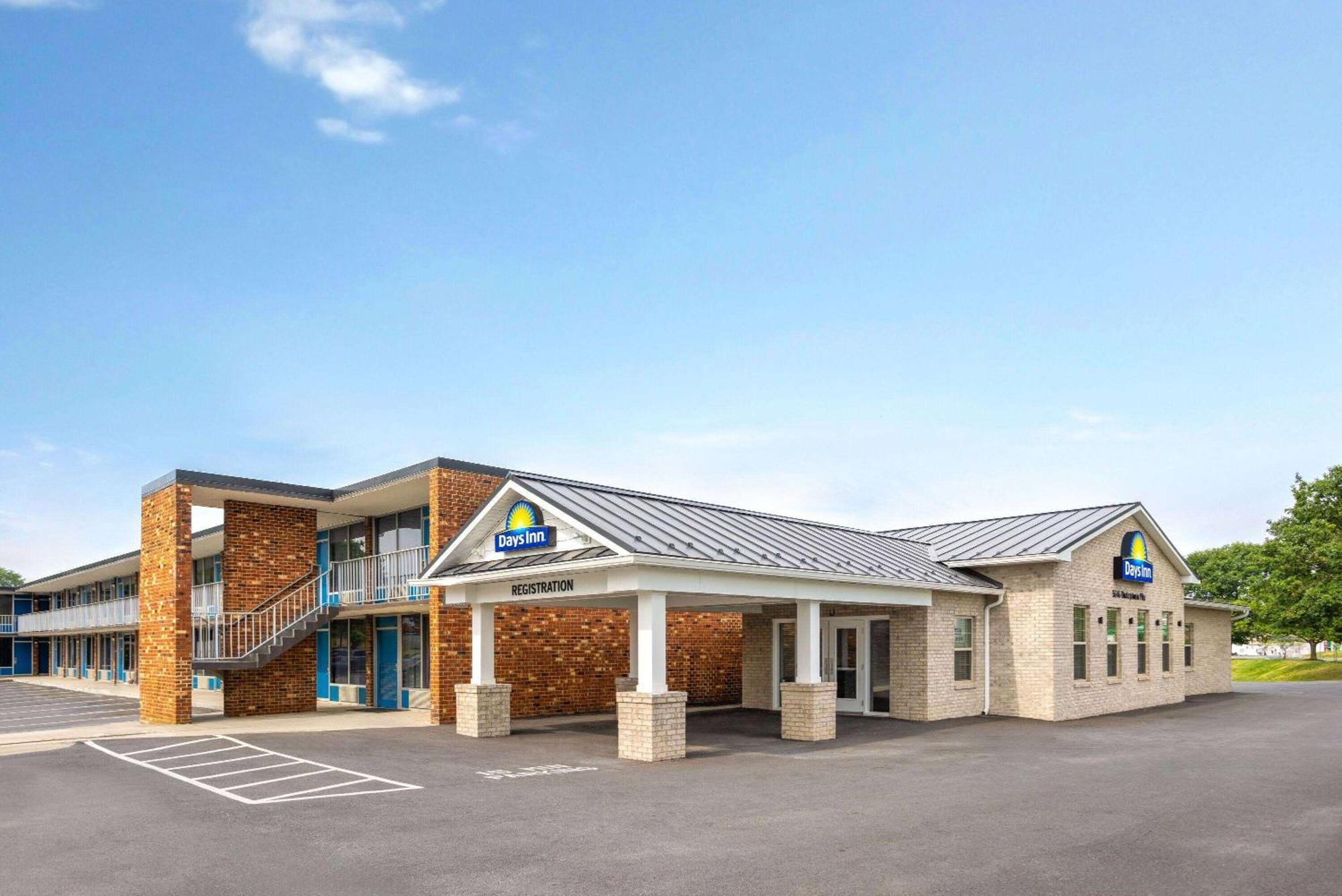 Days Inn Of Frederick By Wyndham Exterior foto